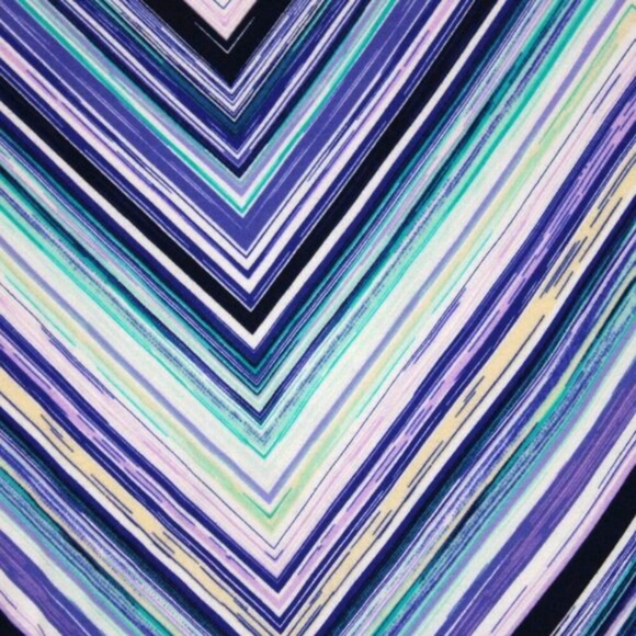 St. John’s Bay Petite PL Chevron Print Top – Short Sleeve, Preowned - Picture 5 of 5